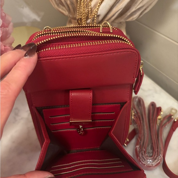 Low start Chic and Sporty POMELO Red Convertible Crossbody clutch Wristlet - Picture 10 of 11
